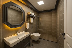 Loft Airport Hotel