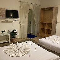 Seven Pyramids Inn
