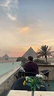 Seven Pyramids Inn