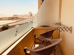 Seven Pyramids Inn