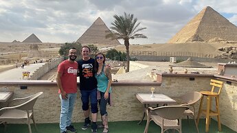 Seven Pyramids Inn