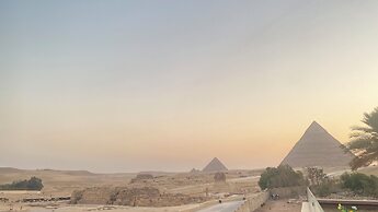 Seven Pyramids Inn