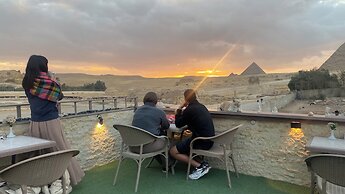 Seven Pyramids Inn