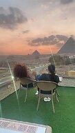 Seven Pyramids Inn