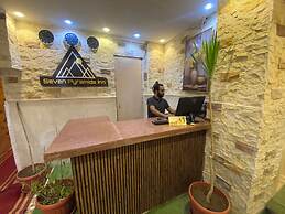 Seven Pyramids Inn