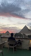 Seven Pyramids Inn