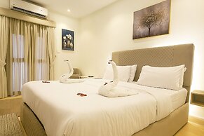 Seven Pyramids Inn