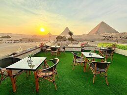 Seven Pyramids Inn