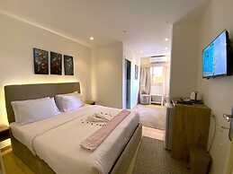 Seven Pyramids Inn