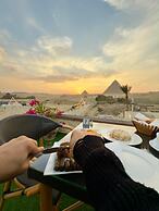 Seven Pyramids Inn