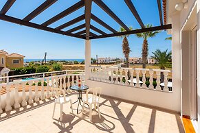 Queens Paradise 1 in Peyia