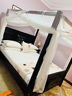 CRYSTAL APARTMENT HOTEL AND LODGES