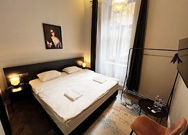 Rumor Rooms
