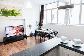 Modern-deluxe central apt in Athens