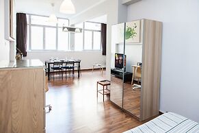 Modern-deluxe central apt in Athens