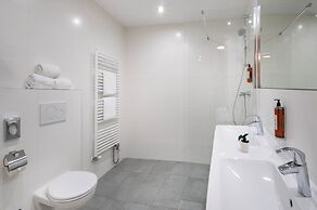 VN48 Suites by Adrez Living