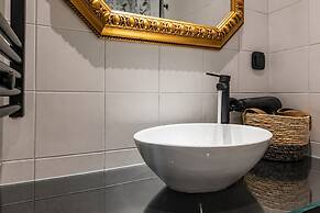 Ipelhome Plaka Boutique Apartments
