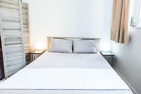 Cozy and Comfy Central Athens Apt.