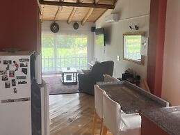 1 bed - Sleeps 4 - Pets - Balcony - Mtn View
