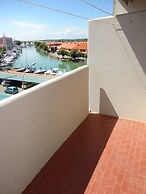 Flat a few Steps From the Beach