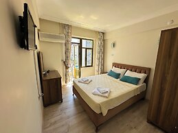 REIS BEACH HOTEL&RESTAURANT