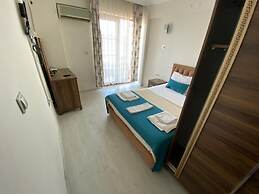 REIS BEACH HOTEL&RESTAURANT