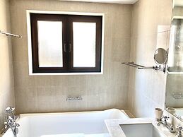 Luxurious Stay in Dubai Downtown