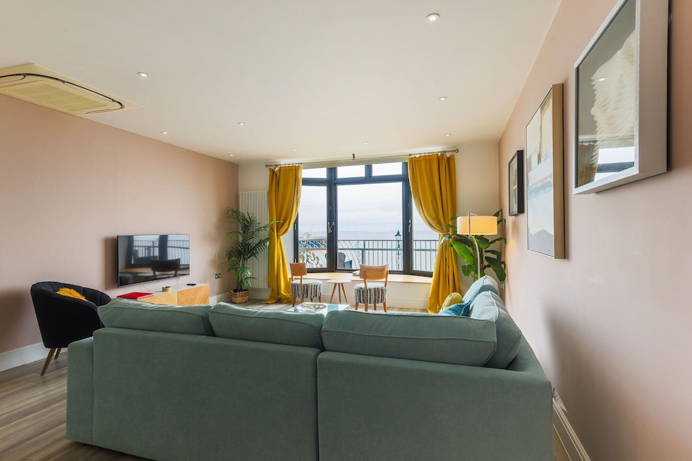 Beachcliff Hotel and Apartments