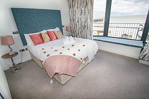 Beachcliff Hotel and Apartments