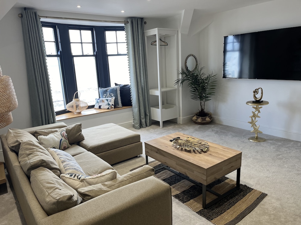 Beachcliff Hotel and Apartments