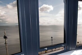 Beachcliff Hotel and Apartments