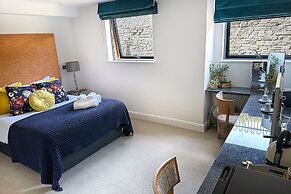 Beachcliff Hotel and Apartments