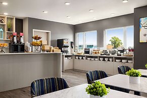 Microtel Inn & Suites Montreal Airport - Dorval QC