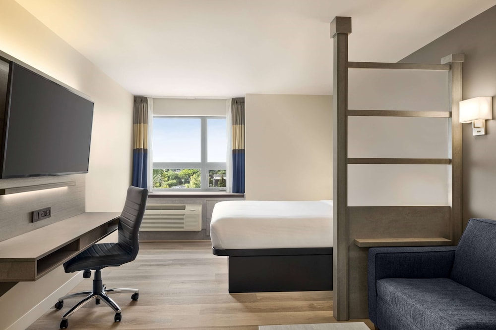 Microtel Inn & Suites Montreal Airport - Dorval QC