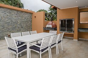 Villa Rentals 14309