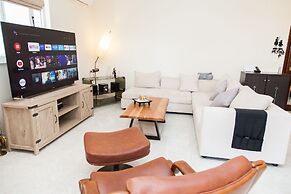 Modern apt.with sea view in Glyfada