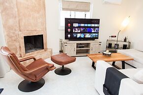 Modern apt.with sea view in Glyfada