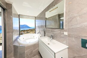 Villa Kajaim Sleeps 8 With Pool
