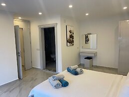 Villa Kajaim Sleeps 8 With Pool