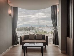 The One Hotel