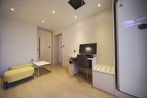 H Avenue Hotel