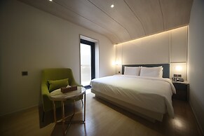 H Avenue Hotel