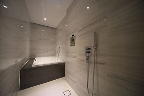 H Avenue Hotel