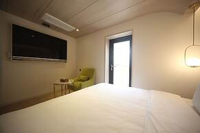 H Avenue Hotel