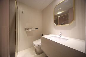 H Avenue Hotel