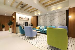 H Avenue Hotel