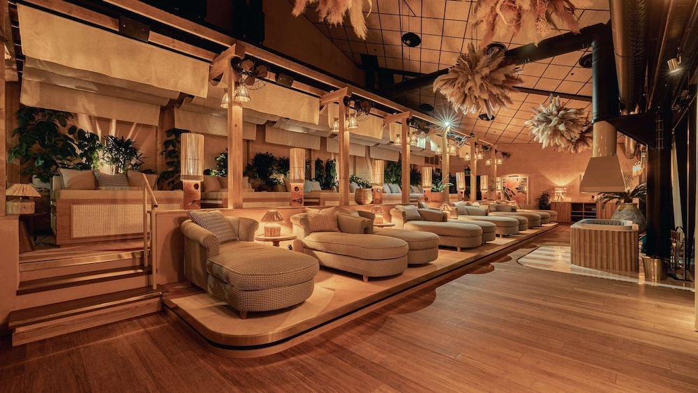 Jacy'z Hotel & Resort