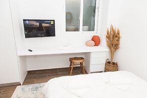 Full renovated adorable apt in Athens