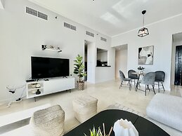 Stunning 3B Spacious Marina View With Balcony