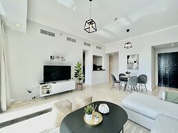Stunning 3B Spacious Marina View With Balcony